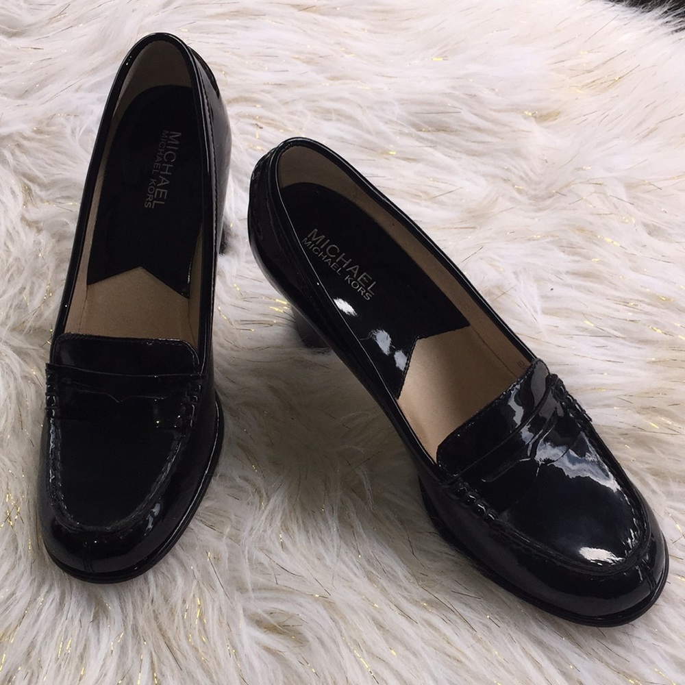Michael Kor  size 8 black 3 inch heel